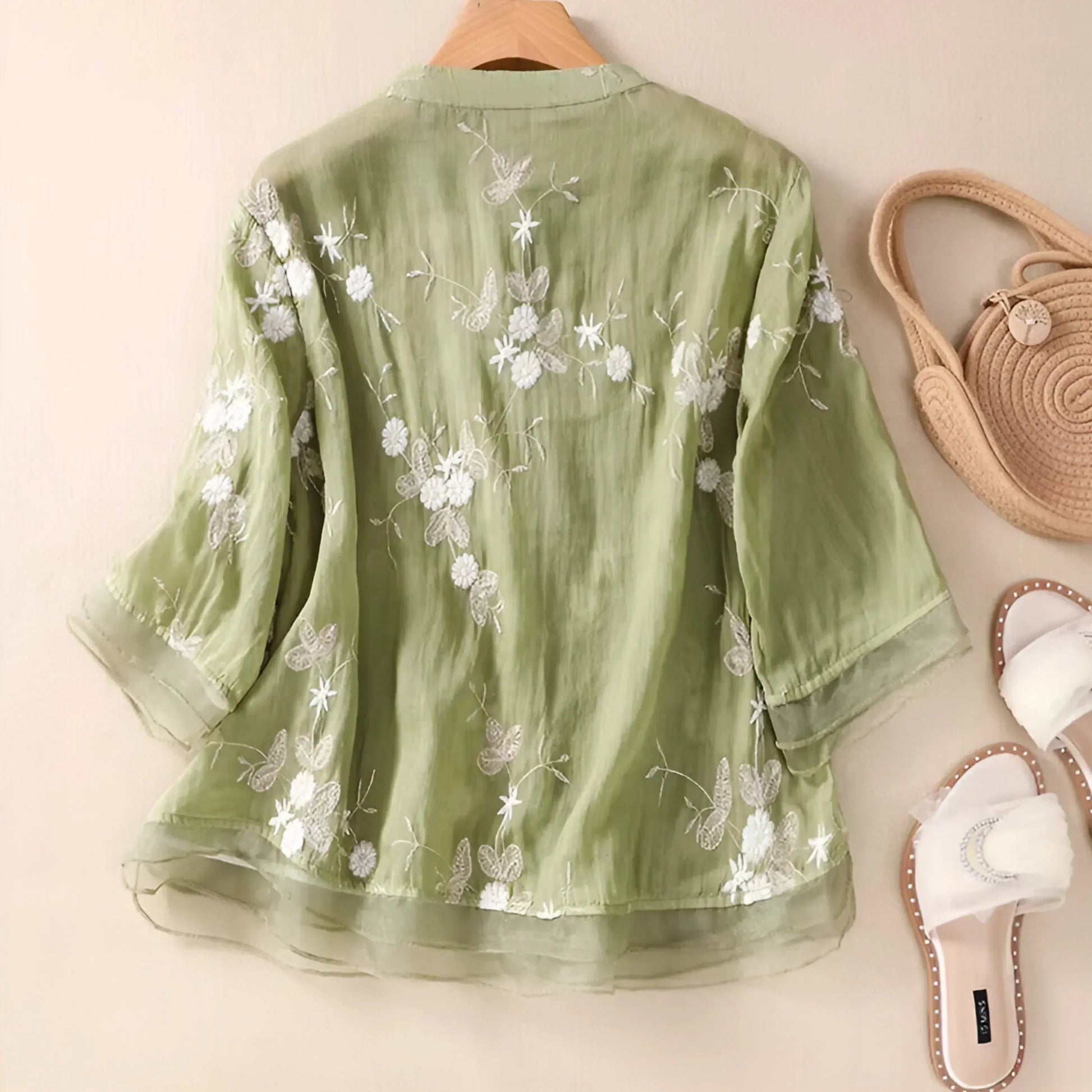EMILY | COTTON TOP WITH EMBROIDERED FLOWERS Olyndra London